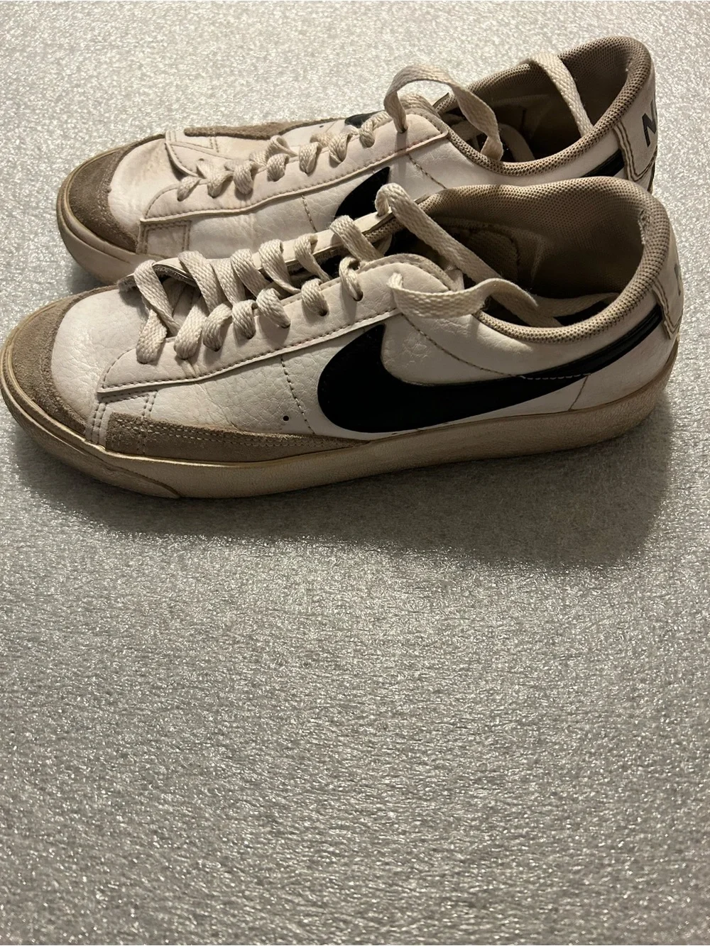 Nike Kids White and Black Low-Top Sneakers